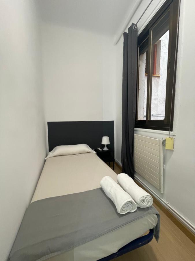 Toledo Habitaciones Madrid Esterno foto
